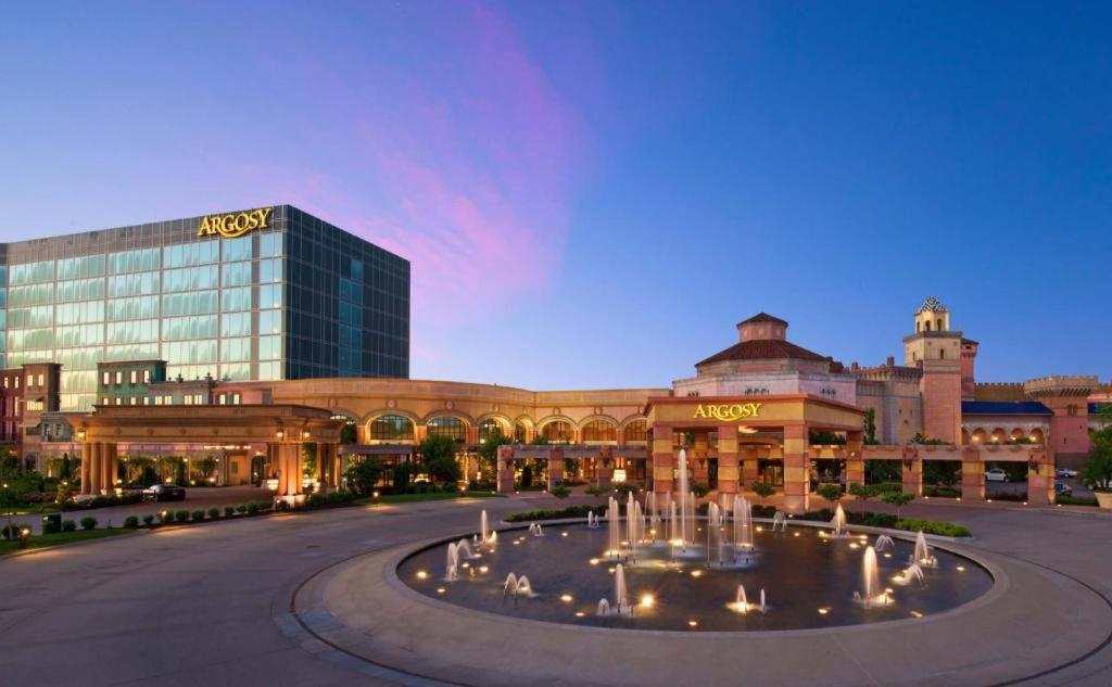 Argosy Casino Hotel & Spa Riverside Buitenkant foto