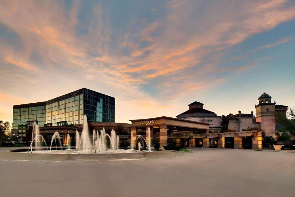 Argosy Casino Hotel & Spa Riverside Buitenkant foto